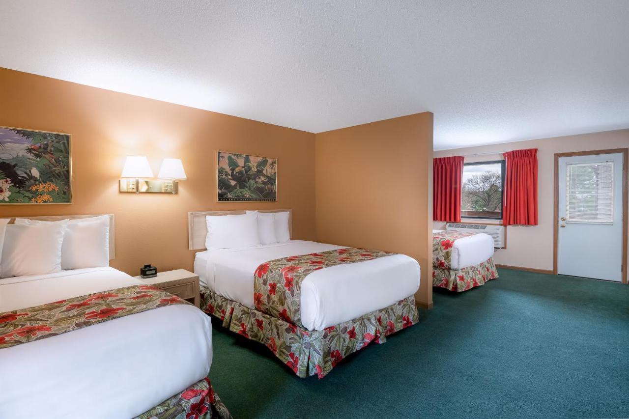 Aloha Beach Resort Lake Delton Exterior foto