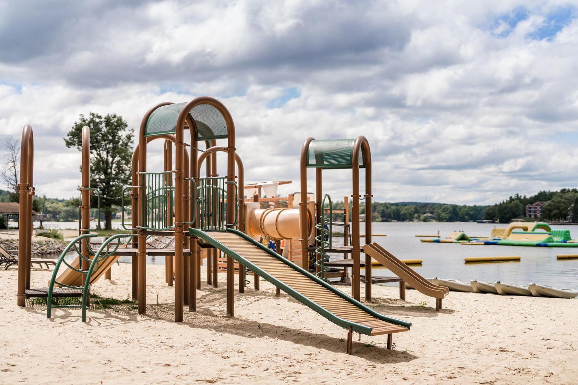 Aloha Beach Resort Lake Delton Exterior foto